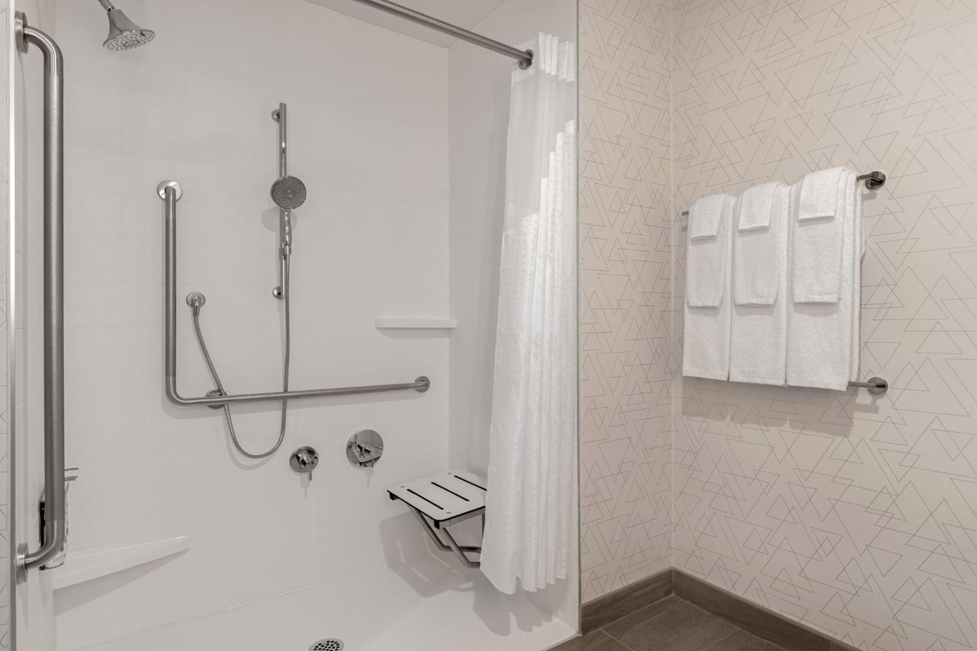 Holiday Inn Express & Suites St Thomas Saint Thomas Esterno foto